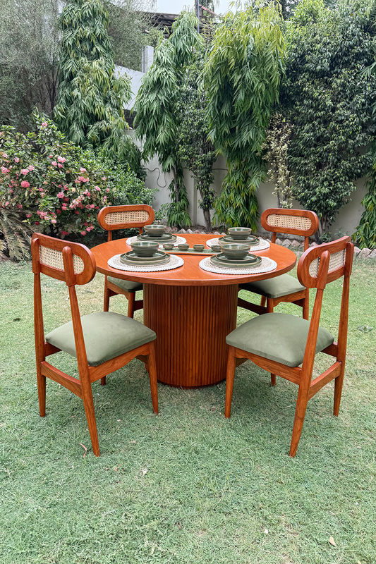 The circle dining set
