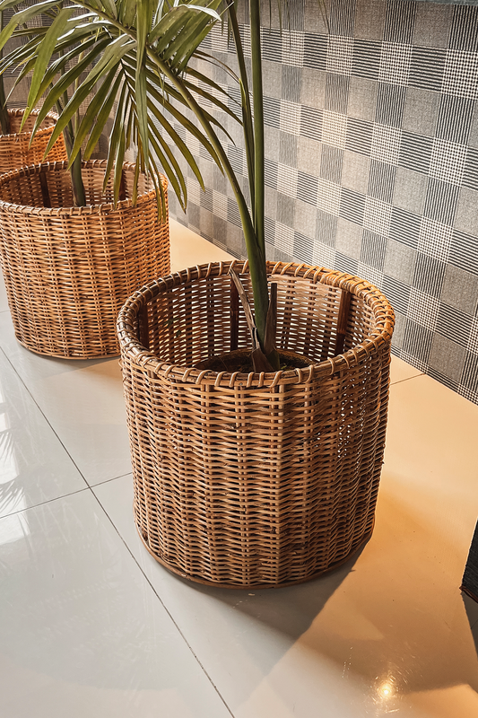 Cylindrical planter basket