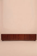 The fluted console